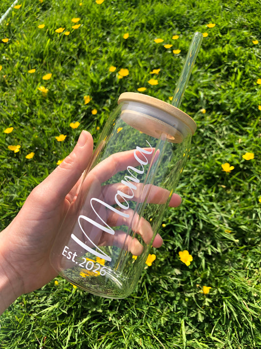 Glazen drinkbeker “mama est. …”